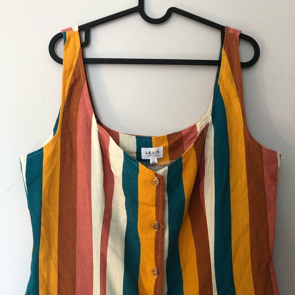 Cute vintage style dress in a size large.